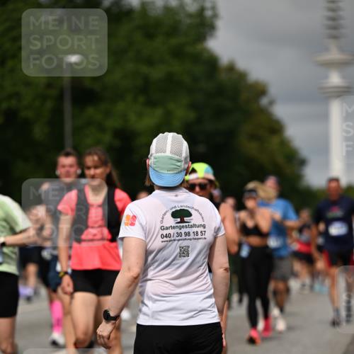 29.06.2025 - hella hamburg halbmarathon Dr. Thomas Lammeyer http://msf.ph/oto/8499795 29.06.2025 10:24:19 Kennedybrücke 1110, 1115, 1145, 1534, 2357, 3278, 3678, 4539, 4585, 4614, 4737, 4739, 5123, 5556, 5659, 5834, 5849, 5937, 6444, 6874, 7101, 7137, 7519, 7739, 7744, 7808, 7917, 8387, 8462, 8588, 9136, 9196, 9735, 10414, 10550, 10595, 10622, 11028, 11036, 11434 meine-sportfotos.de