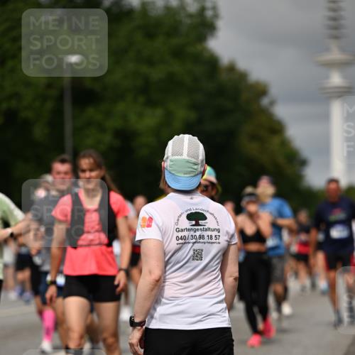 29.06.2025 - hella hamburg halbmarathon Dr. Thomas Lammeyer http://msf.ph/oto/8499800 29.06.2025 10:24:19 Kennedybrücke 1110, 1115, 1145, 1534, 2357, 3278, 3678, 4539, 4585, 4614, 4737, 4739, 5123, 5556, 5659, 5834, 5849, 5937, 6444, 6874, 7101, 7137, 7519, 7739, 7744, 7808, 7917, 8387, 8462, 8588, 9136, 9196, 9735, 10414, 10550, 10595, 10622, 11028, 11036, 11434 meine-sportfotos.de
