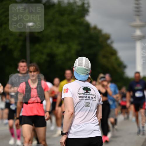29.06.2025 - hella hamburg halbmarathon Dr. Thomas Lammeyer http://msf.ph/oto/8499803 29.06.2025 10:24:20 Kennedybrücke 1046, 1069, 1110, 1115, 1145, 1534, 2357, 3278, 3678, 4539, 4585, 4614, 4737, 4739, 5123, 5556, 5659, 5831, 5834, 5849, 5937, 6444, 7101, 7137, 7519, 7739, 7744, 7808, 7917, 8387, 8462, 8588, 9136, 9196, 9735, 10414, 10550, 10595, 10622, 11028, 11036, 11434 meine-sportfotos.de