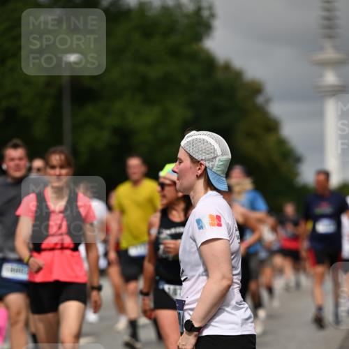 29.06.2025 - hella hamburg halbmarathon Dr. Thomas Lammeyer http://msf.ph/oto/8499822 29.06.2025 10:24:20 Kennedybrücke 1046, 1069, 1110, 1115, 1145, 1534, 2357, 3278, 3678, 4539, 4585, 4614, 4737, 4739, 5123, 5556, 5659, 5831, 5834, 5849, 5937, 6444, 7101, 7137, 7519, 7739, 7744, 7808, 7917, 8387, 8462, 8588, 9136, 9196, 9735, 10414, 10550, 10595, 10622, 11028, 11036, 11434 meine-sportfotos.de