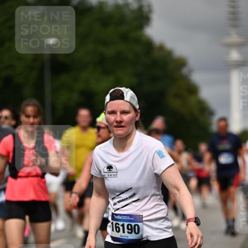 29.06.2025 - hella hamburg halbmarathon Dr. Thomas Lammeyer http://msf.ph/oto/8499835 29.06.2025 10:24:21 Kennedybrücke 1046, 1069, 1110, 1115, 1145, 1474, 1534, 2357, 3278, 3678, 3733, 4422, 4539, 4585, 4614, 4737, 4739, 5123, 5556, 5659, 5831, 5834, 5849, 5937, 6444, 7101, 7519, 7739, 7744, 7808, 7917, 8387, 8462, 8588, 9136, 9196, 9735, 10414, 10550, 10595, 10622, 11028, 11434 meine-sportfotos.de