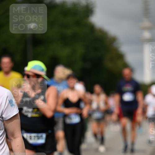 29.06.2025 - hella hamburg halbmarathon Dr. Thomas Lammeyer http://msf.ph/oto/8499875 29.06.2025 10:24:22 Kennedybrücke 1046, 1069, 1110, 1115, 1474, 1534, 2357, 3278, 3678, 3733, 4422, 4539, 4585, 4614, 4737, 4739, 5123, 5659, 5831, 5834, 5849, 5937, 6444, 7101, 7519, 7739, 7744, 7808, 7917, 8387, 8462, 8588, 9136, 9196, 9735, 10414, 10550, 10595, 10622, 11028, 11434 meine-sportfotos.de