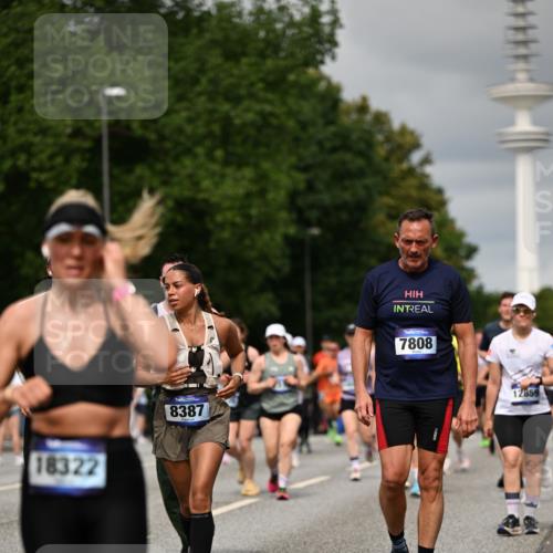 29.06.2025 - hella hamburg halbmarathon Dr. Thomas Lammeyer http://msf.ph/oto/8499954 29.06.2025 10:24:24 Kennedybrücke 1046, 1069, 1110, 1115, 1154, 1471, 1474, 1534, 2357, 3278, 3678, 3733, 4422, 4539, 4585, 4614, 4737, 4739, 5123, 5659, 5831, 5849, 5937, 6444, 7101, 7519, 7739, 7744, 7808, 7917, 8387, 8462, 8588, 9136, 9196, 9735, 10414, 10550, 10595, 10622, 11028, 11434 meine-sportfotos.de