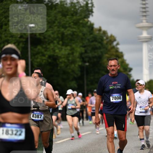 29.06.2025 - hella hamburg halbmarathon Dr. Thomas Lammeyer http://msf.ph/oto/8499971 29.06.2025 10:24:24 Kennedybrücke 1046, 1069, 1110, 1115, 1154, 1471, 1474, 1534, 2357, 3278, 3678, 3733, 4422, 4539, 4585, 4614, 4737, 4739, 5123, 5659, 5831, 5849, 5937, 6444, 7101, 7519, 7739, 7744, 7808, 7917, 8387, 8462, 8588, 9136, 9196, 9735, 10414, 10550, 10595, 10622, 11028, 11434 meine-sportfotos.de