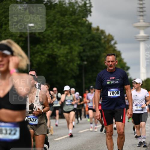 29.06.2025 - hella hamburg halbmarathon Dr. Thomas Lammeyer http://msf.ph/oto/8499974 29.06.2025 10:24:24 Kennedybrücke 1046, 1069, 1110, 1115, 1154, 1471, 1474, 1534, 2357, 3278, 3678, 3733, 4422, 4539, 4585, 4614, 4737, 4739, 5123, 5659, 5831, 5849, 5937, 6444, 7101, 7519, 7739, 7744, 7808, 7917, 8387, 8462, 8588, 9136, 9196, 9735, 10414, 10550, 10595, 10622, 11028, 11434 meine-sportfotos.de