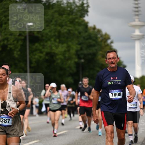 29.06.2025 - hella hamburg halbmarathon Dr. Thomas Lammeyer http://msf.ph/oto/8499998 29.06.2025 10:24:25 Kennedybrücke 1046, 1069, 1110, 1115, 1154, 1471, 1474, 1534, 2357, 3278, 3678, 3733, 4422, 4539, 4585, 4614, 4737, 4739, 5659, 5831, 5849, 5937, 7101, 7519, 7739, 7744, 7808, 7917, 8387, 8462, 8588, 9136, 9196, 9735, 10041, 10414, 10550, 10595, 10622, 11028, 11434 meine-sportfotos.de