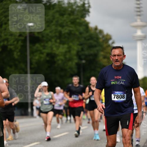 29.06.2025 - hella hamburg halbmarathon Dr. Thomas Lammeyer http://msf.ph/oto/8500019 29.06.2025 10:24:26 Kennedybrücke 1046, 1069, 1110, 1115, 1154, 1471, 1474, 1534, 2064, 2357, 3278, 3678, 3733, 4422, 4539, 4585, 4614, 4737, 4739, 5659, 5831, 5849, 5937, 7101, 7519, 7739, 7744, 7808, 8387, 8462, 8588, 8738, 9136, 9196, 9735, 10041, 10414, 10550, 10595, 10622, 11028, 11434 meine-sportfotos.de