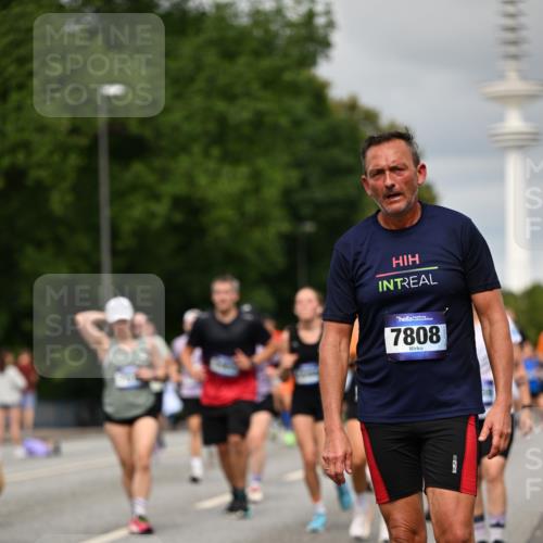 29.06.2025 - hella hamburg halbmarathon Dr. Thomas Lammeyer http://msf.ph/oto/8500036 29.06.2025 10:24:26 Kennedybrücke 1046, 1069, 1110, 1115, 1154, 1471, 1474, 1534, 2064, 2357, 3278, 3678, 3733, 4422, 4539, 4585, 4614, 4737, 4739, 5659, 5831, 5849, 5937, 7101, 7519, 7739, 7744, 7808, 8387, 8462, 8588, 8738, 9136, 9196, 9735, 10041, 10414, 10550, 10595, 10622, 11028, 11434 meine-sportfotos.de