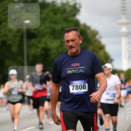 29.06.2025 - hella hamburg halbmarathon Dr. Thomas Lammeyer http://msf.ph/oto/8500080 29.06.2025 10:24:27 Kennedybrücke 1046, 1069, 1110, 1115, 1154, 1471, 1474, 1534, 2064, 2357, 3278, 3678, 3733, 4422, 4539, 4585, 4614, 4737, 4739, 5659, 5831, 5937, 7101, 7519, 7739, 7744, 7808, 8387, 8462, 8588, 8738, 9136, 9196, 9735, 10041, 10414, 10550, 10595, 10622, 11028, 11434 meine-sportfotos.de