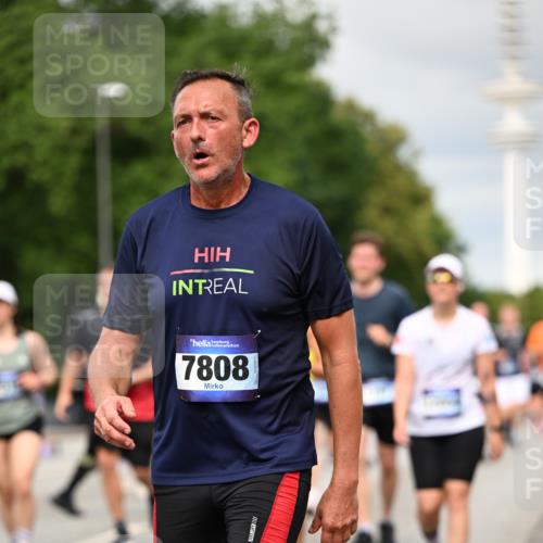 29.06.2025 - hella hamburg halbmarathon Dr. Thomas Lammeyer http://msf.ph/oto/8500100 29.06.2025 10:24:28 Kennedybrücke 1046, 1069, 1110, 1115, 1154, 1471, 1474, 1534, 2064, 2357, 3278, 3678, 3733, 4422, 4539, 4585, 4614, 4737, 4739, 5659, 5831, 5937, 7101, 7131, 7519, 7739, 7744, 7808, 8387, 8462, 8588, 8738, 9136, 9196, 9735, 9873, 10041, 10414, 10550, 10595, 10622, 10754, 11434 meine-sportfotos.de
