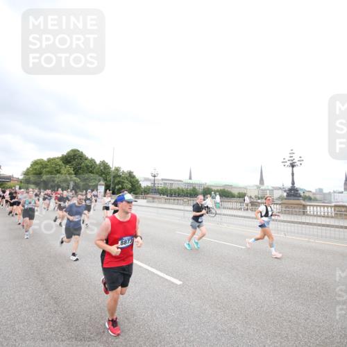 29.06.2025 - hella hamburg halbmarathon Jannik Wohlers http://msf.ph/oto/8500102 29.06.2025 10:57:08 Lombardsbrücke 1123, 1242, 1248, 1265, 1643, 3191, 3385, 3388, 3433, 3750, 3954, 4180, 4197, 4521, 4830, 5117, 5632, 5736, 5738, 6827, 6857, 7172, 7720, 7728, 8035, 8287, 8386, 8540, 8708, 8873, 9233, 9318, 9496, 9607, 9824, 10078, 10913, 10914, 11947, 12172, 12306, 12396, 12713, 12799, 12819, 13131, 13340, 13425, 13427, 13697, 14256, 14366, 14944, 14968, 15033, 15288, 15958, 16007, 16130, 18534 meine-sportfotos.de