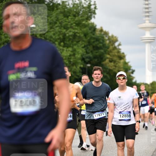 29.06.2025 - hella hamburg halbmarathon Dr. Thomas Lammeyer http://msf.ph/oto/8500108 29.06.2025 10:24:28 Kennedybrücke 1046, 1069, 1110, 1115, 1154, 1471, 1474, 1534, 2064, 2357, 3278, 3678, 3733, 4422, 4539, 4585, 4614, 4737, 4739, 5659, 5831, 5937, 7101, 7131, 7519, 7739, 7744, 7808, 8387, 8462, 8588, 8738, 9136, 9196, 9735, 9873, 10041, 10414, 10550, 10595, 10622, 10754, 11434 meine-sportfotos.de