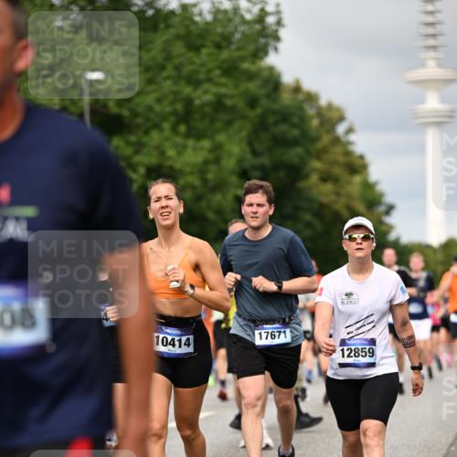 29.06.2025 - hella hamburg halbmarathon Dr. Thomas Lammeyer http://msf.ph/oto/8500121 29.06.2025 10:24:29 Kennedybrücke 1046, 1069, 1110, 1115, 1154, 1471, 1474, 1534, 2064, 2357, 3278, 3733, 4422, 4585, 4737, 4739, 5659, 5831, 5937, 7101, 7131, 7519, 7739, 7744, 7808, 8025, 8387, 8462, 8588, 8738, 9136, 9196, 9735, 9873, 10041, 10414, 10550, 10595, 10647, 10754, 11434 meine-sportfotos.de