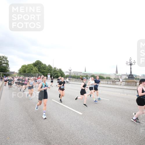 29.06.2025 - hella hamburg halbmarathon Jannik Wohlers http://msf.ph/oto/8500176 29.06.2025 10:57:10 Lombardsbrücke 1123, 1242, 1248, 1265, 1643, 3191, 3385, 3388, 3433, 3750, 3954, 4180, 4197, 4521, 4830, 5117, 5632, 5736, 5738, 6827, 6857, 6916, 7172, 7720, 7728, 8035, 8287, 8386, 8540, 8708, 8873, 9059, 9233, 9318, 9496, 9607, 10078, 11947, 12172, 12306, 12396, 12713, 12799, 12819, 13131, 13340, 13425, 13427, 13697, 14256, 14944, 14968, 15033, 15288, 15958, 16007, 16130, 18534 meine-sportfotos.de