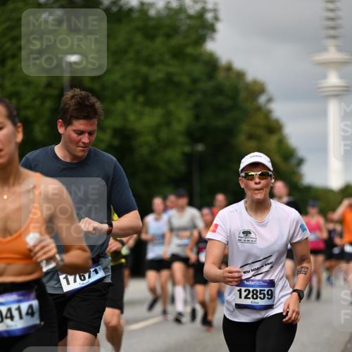29.06.2025 - hella hamburg halbmarathon Dr. Thomas Lammeyer http://msf.ph/oto/8500197 29.06.2025 10:24:30 Kennedybrücke 1046, 1069, 1110, 1115, 1154, 1471, 1474, 1534, 2064, 2357, 3278, 3733, 4422, 4585, 4737, 4739, 5659, 5831, 5937, 7101, 7131, 7519, 7739, 7744, 7808, 8025, 8387, 8462, 8588, 8738, 9136, 9196, 9735, 9873, 10041, 10414, 10550, 10595, 10613, 10647, 10754, 11434 meine-sportfotos.de