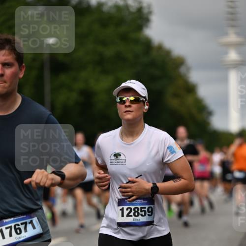 29.06.2025 - hella hamburg halbmarathon Dr. Thomas Lammeyer http://msf.ph/oto/8500226 29.06.2025 10:24:31 Kennedybrücke 1046, 1069, 1110, 1115, 1154, 1471, 1474, 1534, 2064, 2357, 3733, 4422, 4585, 4737, 4739, 5659, 5831, 5937, 7101, 7131, 7519, 7739, 7808, 8025, 8387, 8462, 8588, 8738, 9136, 9196, 9735, 9873, 10041, 10414, 10550, 10595, 10613, 10647, 10754, 11434 meine-sportfotos.de