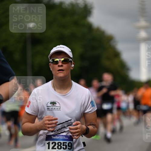 29.06.2025 - hella hamburg halbmarathon Dr. Thomas Lammeyer http://msf.ph/oto/8500246 29.06.2025 10:24:32 Kennedybrücke 1046, 1069, 1110, 1115, 1154, 1471, 1474, 1534, 2064, 2357, 3733, 4422, 4585, 4737, 4739, 5659, 5831, 5937, 7101, 7131, 7519, 7739, 7808, 8025, 8387, 8462, 8588, 8738, 9136, 9196, 9735, 9873, 10041, 10414, 10550, 10595, 10613, 10647, 10754, 11100, 11434 meine-sportfotos.de
