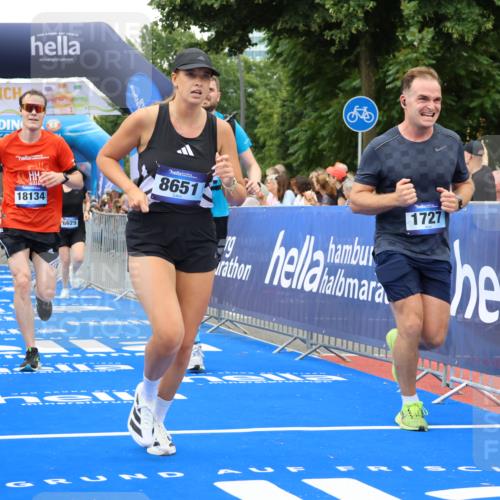 29.06.2025 - hella hamburg halbmarathon Strokosch-Dieckow http://msf.ph/oto/8500263 29.06.2025 10:53:23 Ziel 1061, 1499, 1683, 1727, 2070, 2074, 2354, 4065, 5866, 6198, 6629, 6942, 7312, 8651, 11068, 11844, 12490, 12909, 13912, 13997, 15681, 15838, 17710, 18134, 18901 meine-sportfotos.de