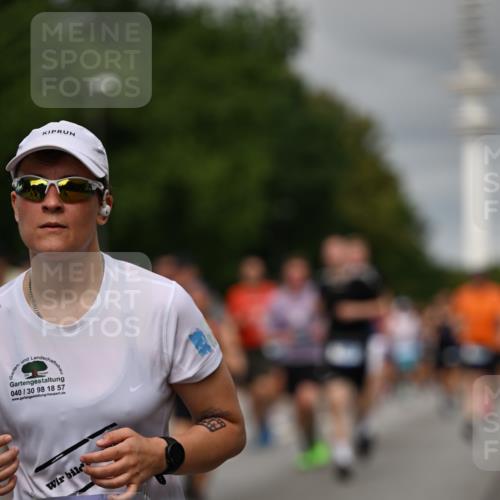 29.06.2025 - hella hamburg halbmarathon Dr. Thomas Lammeyer http://msf.ph/oto/8500269 29.06.2025 10:24:32 Kennedybrücke 1046, 1069, 1110, 1115, 1154, 1471, 1474, 1534, 2064, 2357, 3733, 4422, 4585, 4737, 4739, 5659, 5831, 5937, 7101, 7131, 7519, 7739, 7808, 8025, 8387, 8462, 8588, 8738, 9136, 9196, 9735, 9873, 10041, 10414, 10550, 10595, 10613, 10647, 10754, 11100, 11434 meine-sportfotos.de