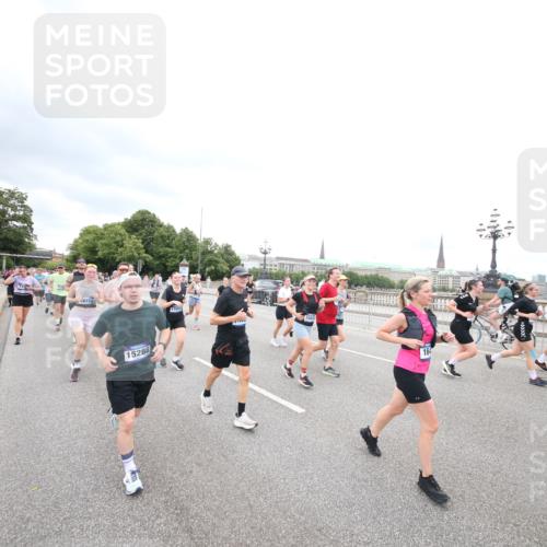 29.06.2025 - hella hamburg halbmarathon Jannik Wohlers http://msf.ph/oto/8500270 29.06.2025 10:57:14 Lombardsbrücke 1123, 1242, 1248, 1265, 1643, 2015, 2567, 3191, 3385, 3433, 3750, 3954, 4059, 4197, 4521, 4830, 5117, 5632, 5736, 6827, 6857, 6916, 7172, 7720, 8035, 8159, 8386, 8708, 8873, 9059, 9233, 9318, 9496, 9607, 9613, 9840, 10070, 10551, 10578, 10629, 10630, 11026, 11377, 11947, 12172, 12713, 12799, 12819, 13131, 13340, 13425, 13427, 13882, 14256, 14944, 14968, 15033, 15288, 15956, 15958, 16130, 18534 meine-sportfotos.de