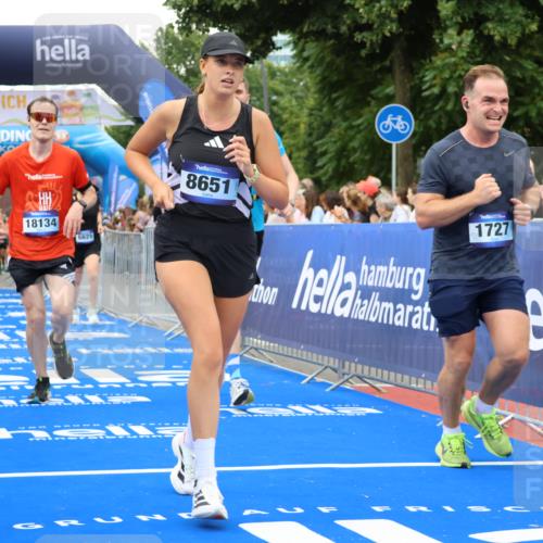 29.06.2025 - hella hamburg halbmarathon Strokosch-Dieckow http://msf.ph/oto/8500279 29.06.2025 10:53:23 Ziel 1061, 1499, 1683, 1727, 2070, 2074, 2354, 4065, 5866, 6198, 6629, 6942, 7312, 8651, 11068, 11844, 12490, 12909, 13912, 13997, 15681, 15838, 17710, 18134, 18901 meine-sportfotos.de