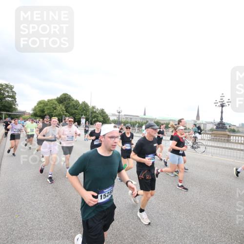 29.06.2025 - hella hamburg halbmarathon Jannik Wohlers http://msf.ph/oto/8500301 29.06.2025 10:57:15 Lombardsbrücke 1123, 1242, 1248, 1265, 1643, 2015, 2451, 2567, 3191, 3385, 3433, 3750, 3954, 4059, 4197, 4521, 4830, 5117, 5632, 5736, 6827, 6857, 6916, 7172, 7720, 8035, 8159, 8386, 8708, 8873, 9059, 9233, 9318, 9496, 9607, 9613, 9840, 10070, 10461, 10551, 10578, 10629, 10630, 11026, 11193, 11377, 11947, 12172, 12713, 12799, 12819, 13131, 13340, 13425, 13427, 13882, 14256, 14944, 14968, 15033, 15288, 15956, 15958, 16082, 16130 meine-sportfotos.de