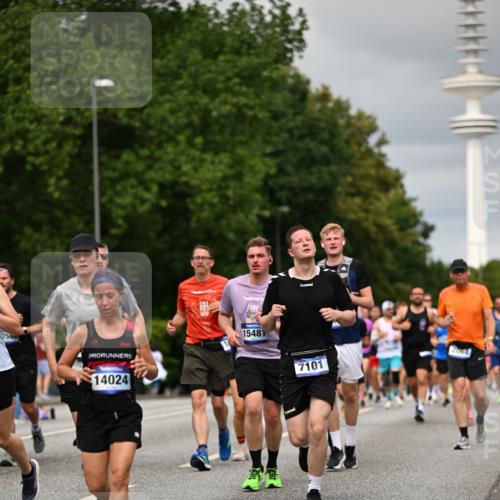 29.06.2025 - hella hamburg halbmarathon Dr. Thomas Lammeyer http://msf.ph/oto/8500313 29.06.2025 10:24:34 Kennedybrücke 1046, 1069, 1110, 1115, 1154, 1471, 1474, 1534, 2053, 2064, 2834, 3733, 3842, 4422, 4585, 4737, 4739, 5659, 5831, 5937, 7101, 7131, 7519, 7739, 7808, 8025, 8387, 8462, 8588, 8738, 9136, 9196, 9735, 9873, 10039, 10041, 10414, 10550, 10595, 10613, 10647, 10754, 11100, 11434 meine-sportfotos.de