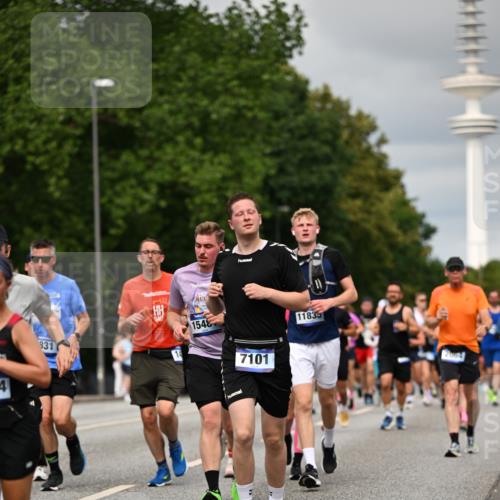 29.06.2025 - hella hamburg halbmarathon Dr. Thomas Lammeyer http://msf.ph/oto/8500340 29.06.2025 10:24:34 Kennedybrücke 1046, 1069, 1110, 1115, 1154, 1471, 1474, 1534, 2053, 2064, 2834, 3733, 3842, 4422, 4585, 4737, 4739, 5659, 5831, 5937, 7101, 7131, 7519, 7739, 7808, 8025, 8387, 8462, 8588, 8738, 9136, 9196, 9735, 9873, 10039, 10041, 10414, 10550, 10595, 10613, 10647, 10754, 11100, 11434 meine-sportfotos.de