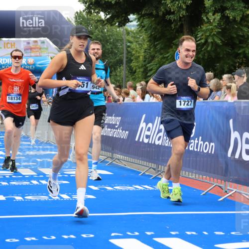 29.06.2025 - hella hamburg halbmarathon Strokosch-Dieckow http://msf.ph/oto/8500342 29.06.2025 10:53:23 Ziel 1061, 1499, 1683, 1727, 2070, 2074, 2354, 4065, 5866, 6198, 6629, 6942, 7312, 8651, 11068, 11844, 12490, 12909, 13912, 13997, 15681, 15838, 17710, 18134, 18901 meine-sportfotos.de