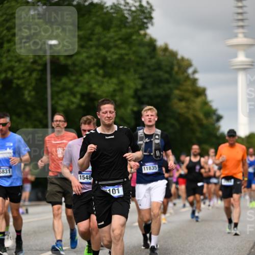 29.06.2025 - hella hamburg halbmarathon Dr. Thomas Lammeyer http://msf.ph/oto/8500370 29.06.2025 10:24:35 Kennedybrücke 1046, 1069, 1110, 1115, 1154, 1471, 1474, 1534, 2053, 2064, 2834, 3733, 3842, 4422, 4585, 4737, 4739, 5659, 5831, 5937, 7101, 7131, 7519, 7739, 7808, 8025, 8387, 8462, 8588, 8738, 9136, 9196, 9735, 9873, 10039, 10041, 10414, 10550, 10595, 10613, 10647, 10754, 11100, 11434 meine-sportfotos.de