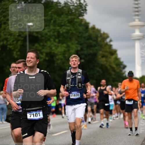 29.06.2025 - hella hamburg halbmarathon Dr. Thomas Lammeyer http://msf.ph/oto/8500409 29.06.2025 10:24:36 Kennedybrücke 1046, 1069, 1115, 1154, 1471, 1474, 1534, 2053, 2064, 2834, 3733, 3842, 4422, 4585, 4739, 4869, 5659, 5831, 5937, 7101, 7131, 7519, 7739, 7808, 8025, 8387, 8462, 8588, 8738, 9136, 9196, 9735, 9873, 10039, 10041, 10414, 10550, 10595, 10613, 10647, 10754, 11100, 11434 meine-sportfotos.de