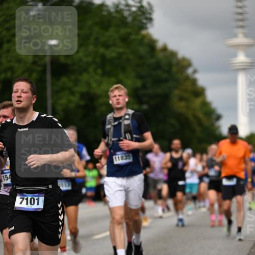 29.06.2025 - hella hamburg halbmarathon Dr. Thomas Lammeyer http://msf.ph/oto/8500419 29.06.2025 10:24:36 Kennedybrücke 1046, 1069, 1115, 1154, 1471, 1474, 1534, 2053, 2064, 2834, 3733, 3842, 4422, 4585, 4739, 4869, 5659, 5831, 5937, 7101, 7131, 7519, 7739, 7808, 8025, 8387, 8462, 8588, 8738, 9136, 9196, 9735, 9873, 10039, 10041, 10414, 10550, 10595, 10613, 10647, 10754, 11100, 11434 meine-sportfotos.de