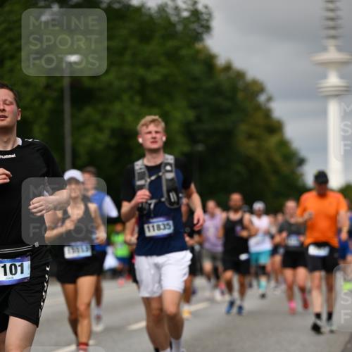 29.06.2025 - hella hamburg halbmarathon Dr. Thomas Lammeyer http://msf.ph/oto/8500430 29.06.2025 10:24:36 Kennedybrücke 1046, 1069, 1115, 1154, 1471, 1474, 1534, 2053, 2064, 2834, 3733, 3842, 4422, 4585, 4739, 4869, 5659, 5831, 5937, 7101, 7131, 7519, 7739, 7808, 8025, 8387, 8462, 8588, 8738, 9136, 9196, 9735, 9873, 10039, 10041, 10414, 10550, 10595, 10613, 10647, 10754, 11100, 11434 meine-sportfotos.de