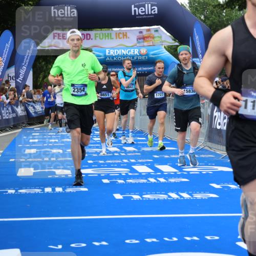 29.06.2025 - hella hamburg halbmarathon Strokosch-Dieckow http://msf.ph/oto/8500447 29.06.2025 10:53:21 Ziel 1683, 1727, 2074, 2354, 4065, 6198, 6629, 6942, 7312, 8651, 9142, 11068, 11844, 12490, 12875, 12909, 13912, 13997, 15179, 15681, 15838, 18134, 18901 meine-sportfotos.de