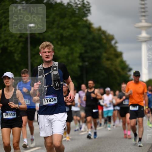 29.06.2025 - hella hamburg halbmarathon Dr. Thomas Lammeyer http://msf.ph/oto/8500454 29.06.2025 10:24:37 Kennedybrücke 1046, 1069, 1154, 1471, 1474, 1534, 2053, 2064, 2834, 3733, 3842, 4422, 4585, 4869, 5659, 5831, 5937, 6951, 7101, 7131, 7519, 7739, 7808, 8025, 8387, 8462, 8588, 8738, 9136, 9196, 9735, 9873, 10039, 10041, 10414, 10550, 10595, 10613, 10647, 10754, 11100, 11434 meine-sportfotos.de