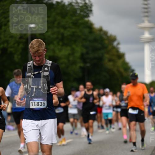 29.06.2025 - hella hamburg halbmarathon Dr. Thomas Lammeyer http://msf.ph/oto/8500468 29.06.2025 10:24:38 Kennedybrücke 1011, 1046, 1069, 1154, 1471, 1474, 1534, 2053, 2064, 2834, 3733, 3842, 4166, 4288, 4422, 4585, 4754, 4869, 5659, 5831, 5937, 6951, 7101, 7131, 7519, 7739, 7808, 8025, 8387, 8462, 8588, 8738, 9136, 9196, 9735, 9873, 10039, 10041, 10414, 10595, 10613, 10647, 10754, 11100, 11434 meine-sportfotos.de