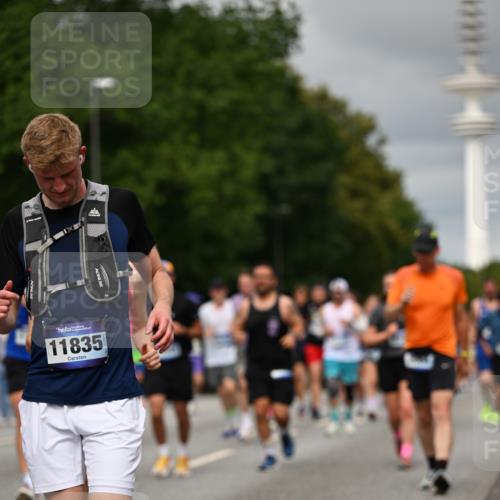 29.06.2025 - hella hamburg halbmarathon Dr. Thomas Lammeyer http://msf.ph/oto/8500477 29.06.2025 10:24:38 Kennedybrücke 1011, 1046, 1069, 1154, 1471, 1474, 1534, 2053, 2064, 2834, 3733, 3842, 4166, 4288, 4422, 4585, 4754, 4869, 5659, 5831, 5937, 6951, 7101, 7131, 7519, 7739, 7808, 8025, 8387, 8462, 8588, 8738, 9136, 9196, 9735, 9873, 10039, 10041, 10414, 10595, 10613, 10647, 10754, 11100, 11434 meine-sportfotos.de