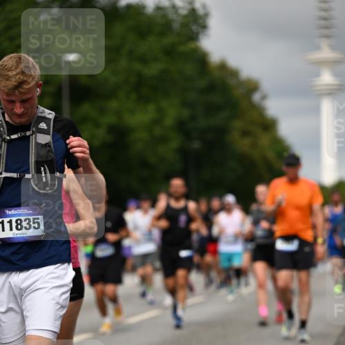29.06.2025 - hella hamburg halbmarathon Dr. Thomas Lammeyer http://msf.ph/oto/8500489 29.06.2025 10:24:38 Kennedybrücke 1011, 1046, 1069, 1154, 1471, 1474, 1534, 2053, 2064, 2834, 3733, 3842, 4166, 4288, 4422, 4585, 4754, 4869, 5659, 5831, 5937, 6951, 7101, 7131, 7519, 7739, 7808, 8025, 8387, 8462, 8588, 8738, 9136, 9196, 9735, 9873, 10039, 10041, 10414, 10595, 10613, 10647, 10754, 11100, 11434 meine-sportfotos.de
