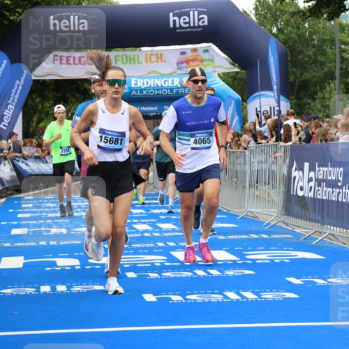 29.06.2025 - hella hamburg halbmarathon Strokosch-Dieckow http://msf.ph/oto/8500522 29.06.2025 10:53:18 Ziel 1683, 1727, 2074, 2354, 4065, 6198, 6629, 6942, 7312, 7383, 8273, 8361, 8651, 9142, 11844, 12490, 12875, 13997, 15179, 15681, 15838, 16929, 18134, 18901 meine-sportfotos.de