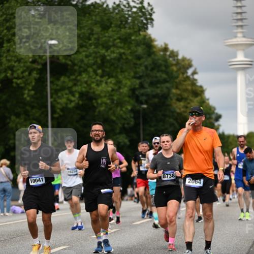 29.06.2025 - hella hamburg halbmarathon Dr. Thomas Lammeyer http://msf.ph/oto/8500524 29.06.2025 10:24:39 Kennedybrücke 1011, 1046, 1069, 1154, 1471, 1474, 1534, 2053, 2064, 2834, 3733, 3842, 4154, 4166, 4288, 4422, 4585, 4754, 4869, 5181, 5659, 5831, 5937, 6951, 7101, 7131, 7519, 7739, 7808, 8025, 8462, 8588, 8738, 9136, 9873, 10039, 10041, 10414, 10595, 10613, 10647, 10754, 11100, 11434 meine-sportfotos.de