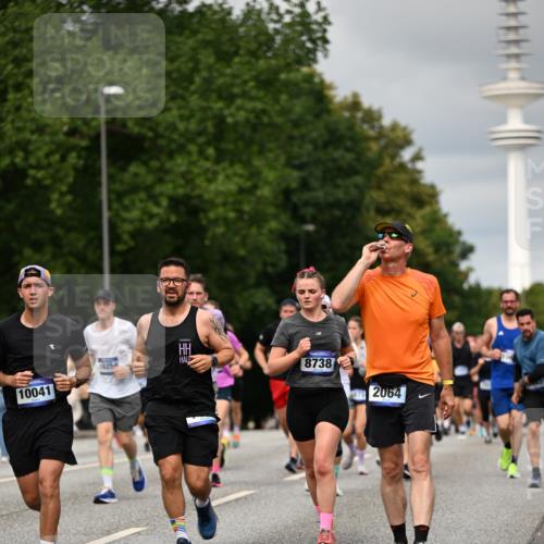 29.06.2025 - hella hamburg halbmarathon Dr. Thomas Lammeyer http://msf.ph/oto/8500544 29.06.2025 10:24:40 Kennedybrücke 1011, 1046, 1069, 1154, 1471, 1474, 1534, 2053, 2064, 2834, 3733, 3842, 4154, 4166, 4288, 4422, 4754, 4869, 5181, 5659, 5831, 5937, 6951, 7101, 7131, 7519, 7739, 7808, 8025, 8462, 8588, 8738, 9011, 9136, 9873, 10039, 10041, 10414, 10595, 10613, 10647, 10754, 11100 meine-sportfotos.de