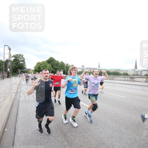 29.06.2025 - hella hamburg halbmarathon Jannik Wohlers http://msf.ph/oto/8500546 29.06.2025 10:57:20 Lombardsbrücke 1123, 1242, 1248, 1265, 1643, 2015, 2451, 2567, 2900, 3191, 3385, 3433, 3954, 4059, 4197, 4521, 4830, 5632, 5736, 6857, 6916, 7172, 7193, 7720, 8159, 8474, 8708, 8773, 9059, 9233, 9318, 9394, 9496, 9607, 9613, 9840, 10070, 10352, 10461, 10513, 10551, 10578, 10629, 10630, 10912, 11013, 11026, 11193, 11266, 11267, 11377, 11947, 12172, 12713, 12819, 13131, 13176, 13340, 13882, 14256, 14290, 14944, 14968, 15033, 15288, 15800, 15956, 16082 meine-sportfotos.de
