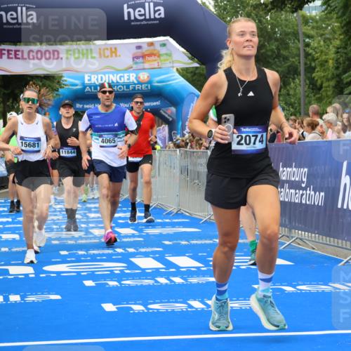 29.06.2025 - hella hamburg halbmarathon Strokosch-Dieckow http://msf.ph/oto/8500553 29.06.2025 10:53:17 Ziel 1683, 1727, 2074, 2354, 4065, 6198, 6942, 7312, 7383, 8273, 8361, 8651, 9142, 11844, 12490, 12875, 13997, 15179, 15681, 15838, 16929, 16986, 18134, 18901 meine-sportfotos.de