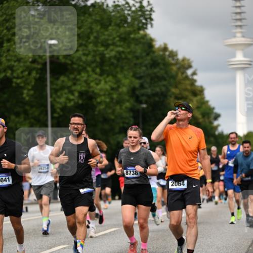 29.06.2025 - hella hamburg halbmarathon Dr. Thomas Lammeyer http://msf.ph/oto/8500555 29.06.2025 10:24:40 Kennedybrücke 1011, 1046, 1069, 1154, 1471, 1474, 1534, 2053, 2064, 2834, 3733, 3842, 4154, 4166, 4288, 4422, 4754, 4869, 5181, 5659, 5831, 5937, 6951, 7101, 7131, 7519, 7739, 7808, 8025, 8462, 8588, 8738, 9011, 9136, 9873, 10039, 10041, 10414, 10595, 10613, 10647, 10754, 11100 meine-sportfotos.de