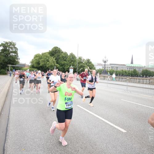 29.06.2025 - hella hamburg halbmarathon Jannik Wohlers http://msf.ph/oto/8500557 29.06.2025 10:57:21 Lombardsbrücke 1123, 1242, 1248, 1265, 1643, 2015, 2451, 2567, 2900, 3191, 3385, 3433, 3954, 4059, 4521, 4830, 5632, 5736, 6857, 6916, 7172, 7193, 7720, 8159, 8474, 8708, 8773, 9059, 9233, 9318, 9394, 9496, 9607, 9613, 9840, 10070, 10352, 10461, 10513, 10551, 10578, 10629, 10630, 10912, 11013, 11026, 11193, 11266, 11267, 11377, 11947, 12172, 13131, 13176, 13340, 13882, 14256, 14290, 15033, 15288, 15800, 15956, 16082 meine-sportfotos.de