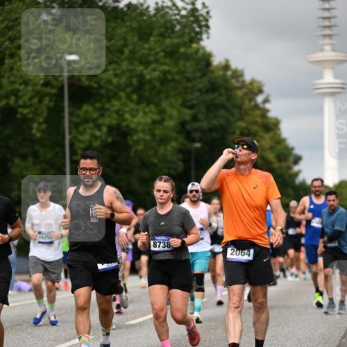 29.06.2025 - hella hamburg halbmarathon Dr. Thomas Lammeyer http://msf.ph/oto/8500563 29.06.2025 10:24:40 Kennedybrücke 1011, 1046, 1069, 1154, 1471, 1474, 1534, 2053, 2064, 2834, 3733, 3842, 4154, 4166, 4288, 4422, 4754, 4869, 5181, 5659, 5831, 5937, 6951, 7101, 7131, 7519, 7739, 7808, 8025, 8462, 8588, 8738, 9011, 9136, 9873, 10039, 10041, 10414, 10595, 10613, 10647, 10754, 11100 meine-sportfotos.de