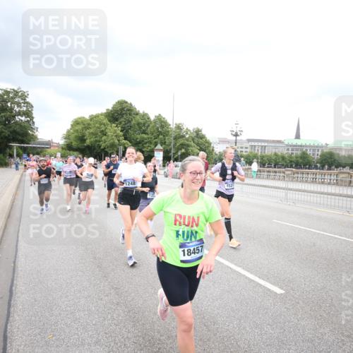 29.06.2025 - hella hamburg halbmarathon Jannik Wohlers http://msf.ph/oto/8500574 29.06.2025 10:57:21 Lombardsbrücke 1123, 1242, 1248, 1265, 1643, 2015, 2451, 2567, 2900, 3191, 3385, 3433, 3954, 4059, 4521, 4830, 5632, 5736, 6857, 6916, 7172, 7193, 7720, 8159, 8474, 8708, 8773, 9059, 9233, 9318, 9394, 9496, 9607, 9613, 9840, 10070, 10352, 10461, 10513, 10551, 10578, 10629, 10630, 10912, 11013, 11026, 11193, 11266, 11267, 11377, 11947, 12172, 13131, 13176, 13340, 13882, 14256, 14290, 15033, 15288, 15800, 15956, 16082 meine-sportfotos.de