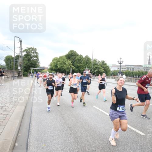 29.06.2025 - hella hamburg halbmarathon Jannik Wohlers http://msf.ph/oto/8500585 29.06.2025 10:57:22 Lombardsbrücke 1123, 1242, 1248, 1265, 2015, 2451, 2567, 2900, 3191, 3385, 3433, 3954, 4059, 4521, 4830, 5632, 5736, 6857, 6916, 7172, 7193, 7720, 8159, 8474, 8708, 8773, 9059, 9233, 9318, 9394, 9496, 9607, 9613, 9840, 10070, 10352, 10461, 10513, 10551, 10578, 10629, 10630, 10912, 11013, 11026, 11193, 11266, 11267, 11377, 11947, 12172, 13131, 13176, 13340, 13882, 14256, 14290, 15288, 15800, 15956, 16082 meine-sportfotos.de