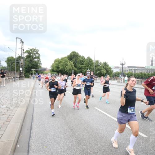 29.06.2025 - hella hamburg halbmarathon Jannik Wohlers http://msf.ph/oto/8500595 29.06.2025 10:57:22 Lombardsbrücke 1123, 1242, 1248, 1265, 2015, 2451, 2567, 2900, 3191, 3385, 3433, 3954, 4059, 4521, 4830, 5632, 5736, 6857, 6916, 7172, 7193, 7720, 8159, 8474, 8708, 8773, 9059, 9233, 9318, 9394, 9496, 9607, 9613, 9840, 10070, 10352, 10461, 10513, 10551, 10578, 10629, 10630, 10912, 11013, 11026, 11193, 11266, 11267, 11377, 11947, 12172, 13131, 13176, 13340, 13882, 14256, 14290, 15288, 15800, 15956, 16082 meine-sportfotos.de