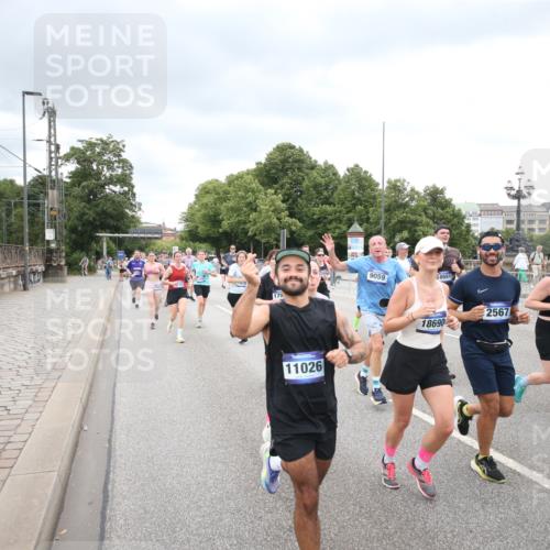 29.06.2025 - hella hamburg halbmarathon Jannik Wohlers http://msf.ph/oto/8500620 29.06.2025 10:57:23 Lombardsbrücke 1123, 1242, 1248, 1265, 2015, 2451, 2567, 2900, 3191, 3644, 3954, 4059, 4521, 4830, 5632, 5736, 6916, 7172, 7193, 7556, 7720, 8159, 8474, 8708, 8773, 9059, 9233, 9318, 9394, 9496, 9607, 9613, 9840, 10070, 10352, 10380, 10461, 10513, 10551, 10578, 10629, 10630, 10912, 11013, 11026, 11193, 11266, 11267, 11377, 11947, 12172, 13131, 13176, 13340, 13882, 14256, 14290, 15800, 15956, 16082 meine-sportfotos.de